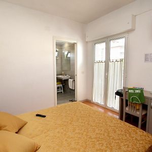 Camera con letto queen size
